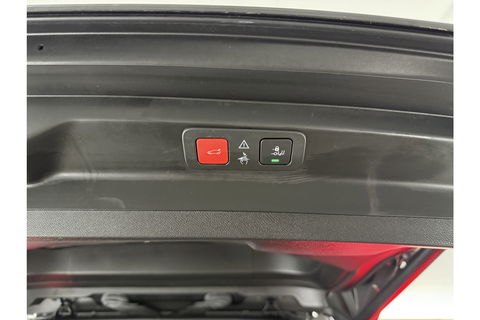 Peugeot 5008 1.2 PureTech 7p Sfeer LED Trekaak 360Camera Virtual Carplay Clima Cruise Navi PDC 19"LMV