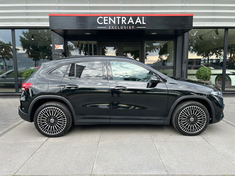 Mercedes-Benz EQA 300 4MATIC AMG 67 kWh|Pano|Memory|Head-Up|360Camera|Keyless|Ambient Light|NL-Auto|228PK