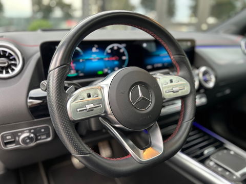 Mercedes-Benz EQA 300 4MATIC AMG 67 kWh|Pano|Memory|Head-Up|360Camera|Keyless|Ambient Light|NL-Auto|228PK