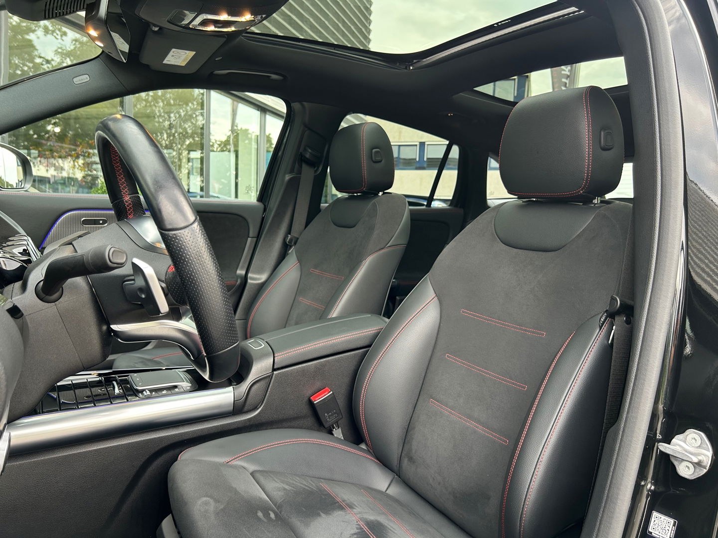 Mercedes-Benz EQA 300 4MATIC AMG 67 kWh|Pano|Memory|Head-Up|360Camera|Keyless|Ambient Light|NL-Auto|228PK
