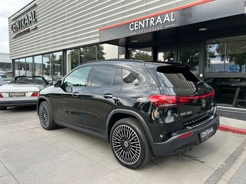 Mercedes-Benz EQA 300 4MATIC AMG 67 kWh|Pano|Memory|Head-Up|360Camera|Keyless|Ambient Light|NL-Auto|228PK