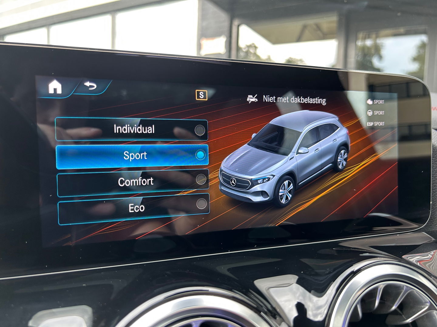 Mercedes-Benz EQA 300 4MATIC AMG 67 kWh|Pano|Memory|Head-Up|360Camera|Keyless|Ambient Light|NL-Auto|228PK