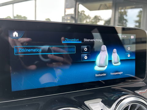 Mercedes-Benz EQA 300 4MATIC AMG 67 kWh|Pano|Memory|Head-Up|360Camera|Keyless|Ambient Light|NL-Auto|228PK