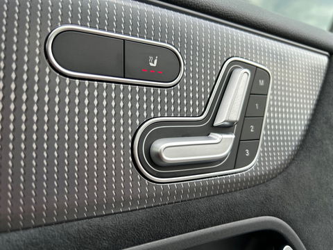 Mercedes-Benz EQA 300 4MATIC AMG 67 kWh|Pano|Memory|Head-Up|360Camera|Keyless|Ambient Light|NL-Auto|228PK