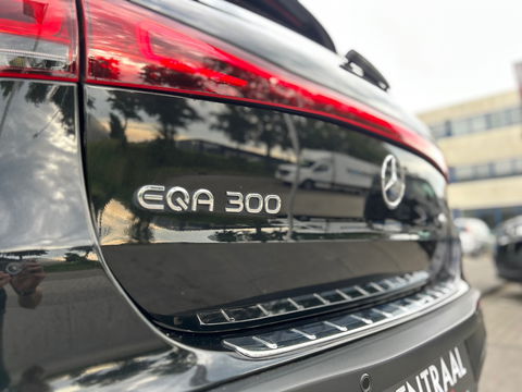 Mercedes-Benz EQA 300 4MATIC AMG 67 kWh|Pano|Memory|Head-Up|360Camera|Keyless|Ambient Light|NL-Auto|228PK