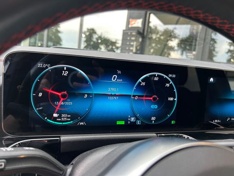 Mercedes-Benz EQA 300 4MATIC AMG 67 kWh|Pano|Memory|Head-Up|360Camera|Keyless|Ambient Light|NL-Auto|228PK