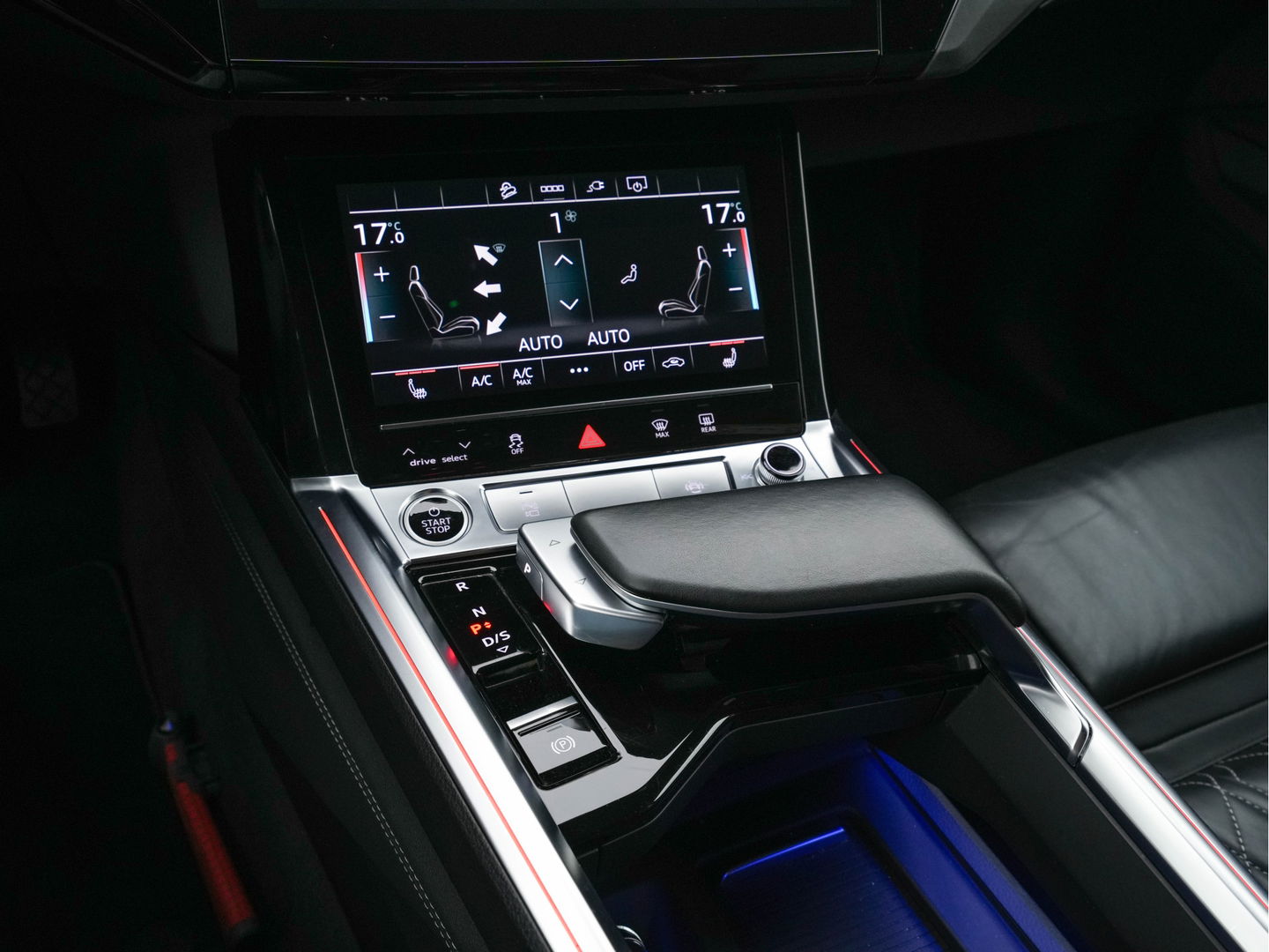 Audi e-tron Sportback 55 Quattro S-Line-edition 95 kWh [ 3-Fase ] (INCL-BTW) *DESIGN-LEATHER | FULL-LED | ADAPT.CRUISE | BANG&OLUFSEN-AUDIO | TOP-VIEW | MEMORY-PACK | BLIND-SPOT | KEYLESS | AMBIENT-LIGHT | AIR-SUSPENSION | HEATED-SPORTSEATS | DIGI-COCKPIT |