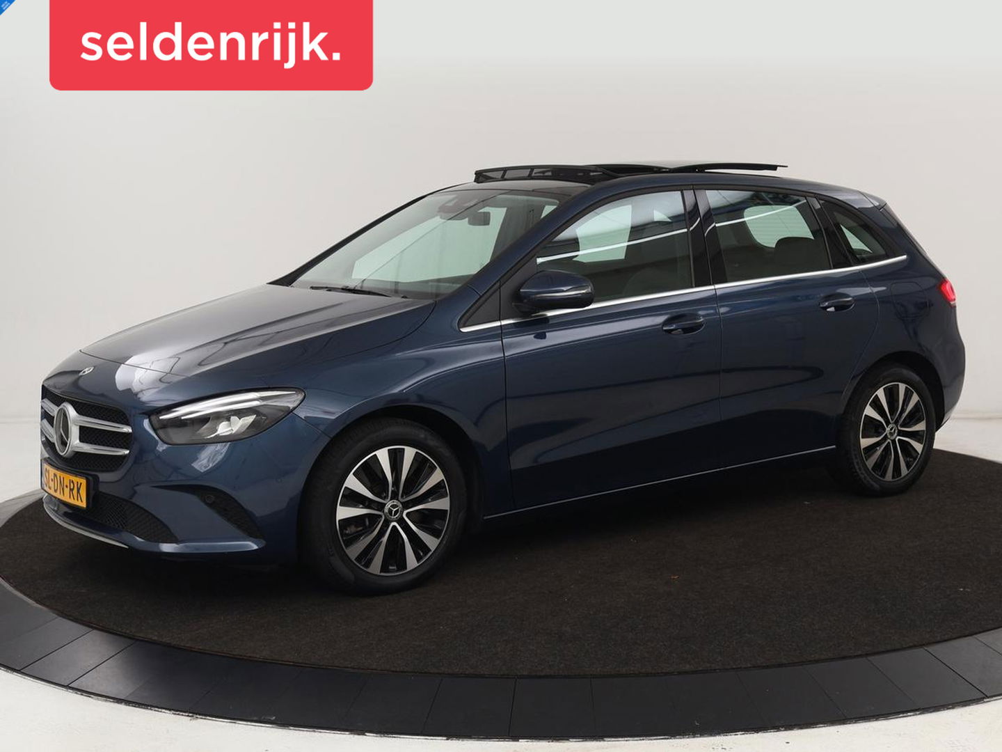 Mercedes-Benz B-Klasse 250e Style | Stoelventilatie | Panoramadak | Massage | Leder | Trekhaak | Carplay | Adaptive cruise | Stuurverwarming | Widescreen | Park Assist | Camera | Navigatie | Memory | PHEV | Plug In