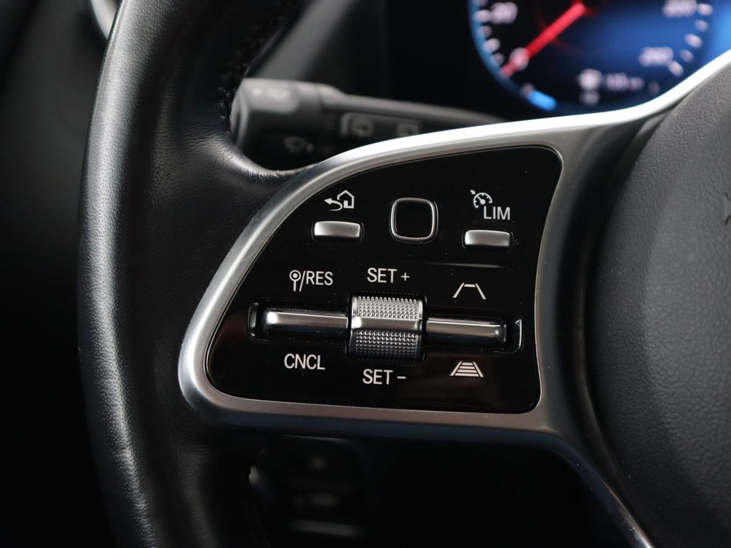 Mercedes-Benz B-Klasse 250e Style | Stoelventilatie | Panoramadak | Massage | Leder | Trekhaak | Carplay | Adaptive cruise | Stuurverwarming | Widescreen | Park Assist | Camera | Navigatie | Memory | PHEV | Plug In