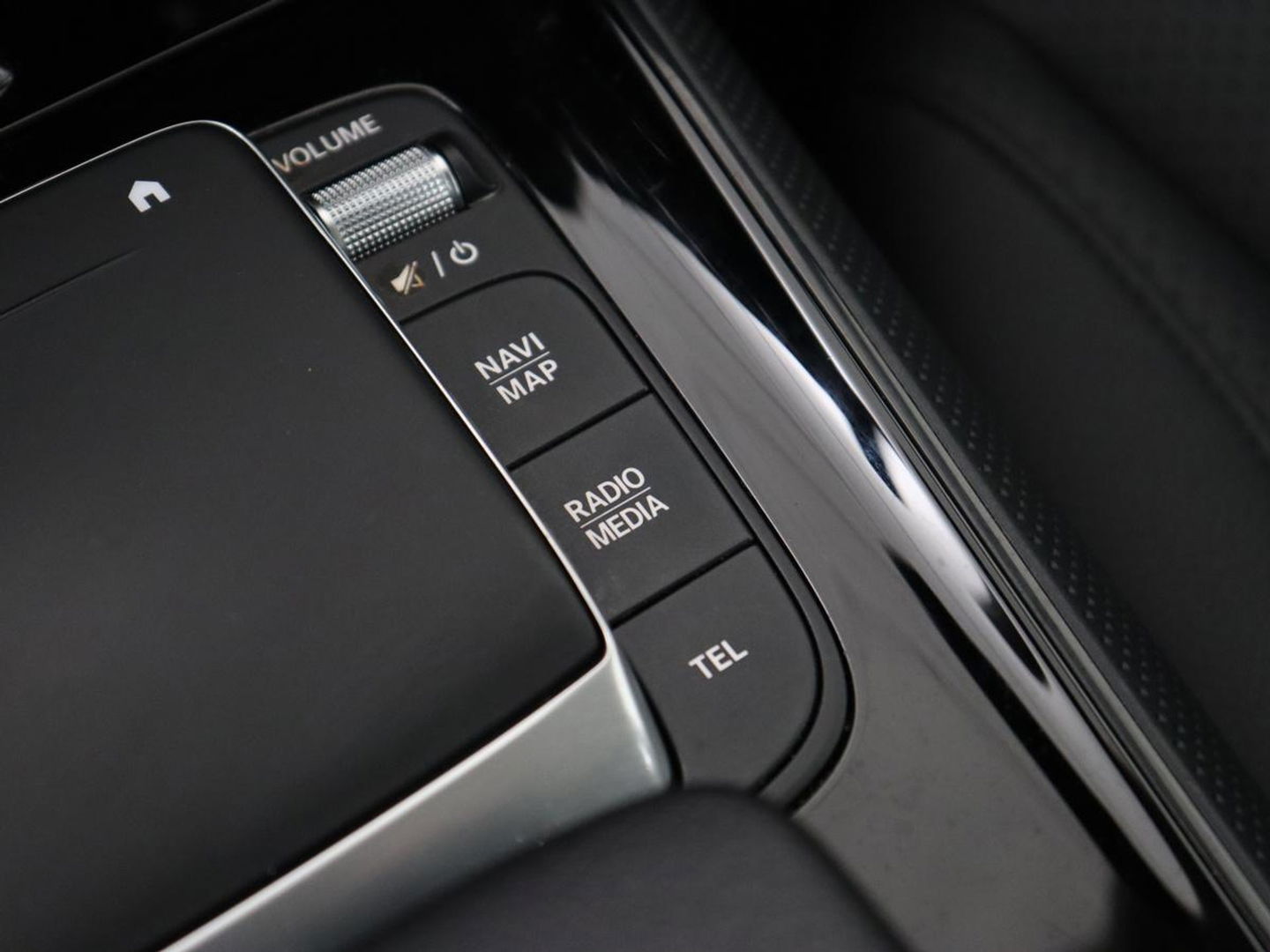 Mercedes-Benz B-Klasse 250e Style | Stoelventilatie | Panoramadak | Massage | Leder | Trekhaak | Carplay | Adaptive cruise | Stuurverwarming | Widescreen | Park Assist | Camera | Navigatie | Memory | PHEV | Plug In