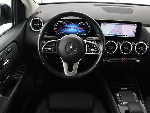 Mercedes-Benz B-Klasse 250e Style | Stoelventilatie | Panoramadak | Massage | Leder | Trekhaak | Carplay | Adaptive cruise | Stuurverwarming | Widescreen | Park Assist | Camera | Navigatie | Memory | PHEV | Plug In