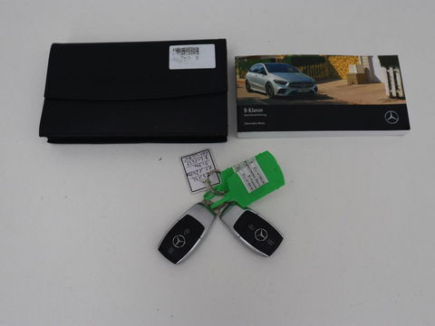 Mercedes-Benz B-Klasse 250e Style | Stoelventilatie | Panoramadak | Massage | Leder | Trekhaak | Carplay | Adaptive cruise | Stuurverwarming | Widescreen | Park Assist | Camera | Navigatie | Memory | PHEV | Plug In