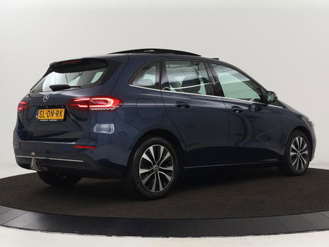 Mercedes-Benz B-Klasse 250e Style | Stoelventilatie | Panoramadak | Massage | Leder | Trekhaak | Carplay | Adaptive cruise | Stuurverwarming | Widescreen | Park Assist | Camera | Navigatie | Memory | PHEV | Plug In