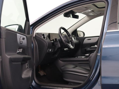 Mercedes-Benz B-Klasse 250e Style | Stoelventilatie | Panoramadak | Massage | Leder | Trekhaak | Carplay | Adaptive cruise | Stuurverwarming | Widescreen | Park Assist | Camera | Navigatie | Memory | PHEV | Plug In
