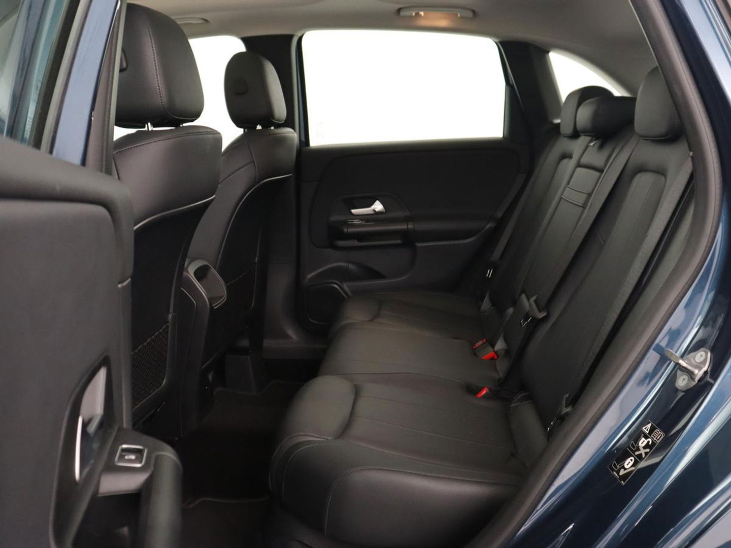 Mercedes-Benz B-Klasse 250e Style | Stoelventilatie | Panoramadak | Massage | Leder | Trekhaak | Carplay | Adaptive cruise | Stuurverwarming | Widescreen | Park Assist | Camera | Navigatie | Memory | PHEV | Plug In