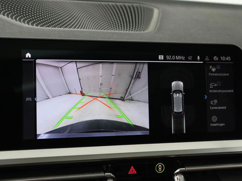 BMW 3-serie 320e Advantage | Panoramadak | Adaptive cruise | LaserLight | Leder | Sportstoelen | Stoelverwarming | Camera | Carplay | Live Cockpit | Sfeerverlichting | Navigatie | Keyless | PHEV | Plug In