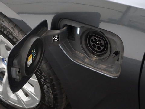 BMW 3-serie 320e Advantage | Panoramadak | Adaptive cruise | LaserLight | Leder | Sportstoelen | Stoelverwarming | Camera | Carplay | Live Cockpit | Sfeerverlichting | Navigatie | Keyless | PHEV | Plug In