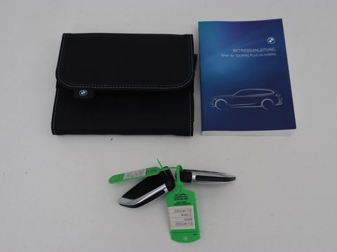 BMW 3-serie 320e Advantage | Panoramadak | Adaptive cruise | LaserLight | Leder | Sportstoelen | Stoelverwarming | Camera | Carplay | Live Cockpit | Sfeerverlichting | Navigatie | Keyless | PHEV | Plug In