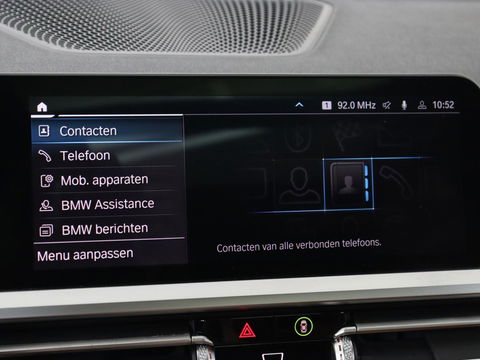 BMW 3-serie 320e Advantage | Panoramadak | Adaptive cruise | LaserLight | Leder | Sportstoelen | Stoelverwarming | Camera | Carplay | Live Cockpit | Sfeerverlichting | Navigatie | Keyless | PHEV | Plug In