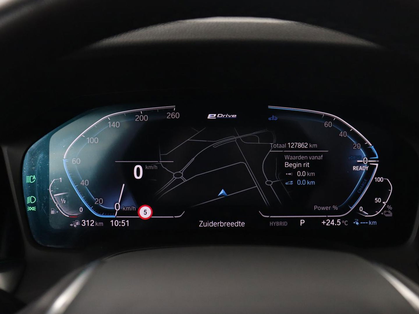 BMW 3-serie 320e Advantage | Panoramadak | Adaptive cruise | LaserLight | Leder | Sportstoelen | Stoelverwarming | Camera | Carplay | Live Cockpit | Sfeerverlichting | Navigatie | Keyless | PHEV | Plug In