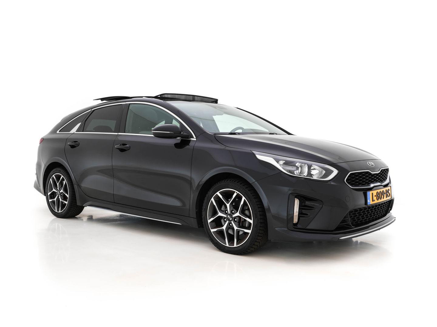 Kia ProCeed 1.5 T-GDi MHEV GT-Line Edition (INCL-BTW) Aut. *PANO | SPORT-SEATS | NAVI-FULLMAP | CAMERA | MICROFIBRE | ECC | SHIFT-PADDLES | PRIVACY-GLASS | LANE-ASSIST | TOWBAR | CARPLAY | PDC | CRUISE | 17''ALU*