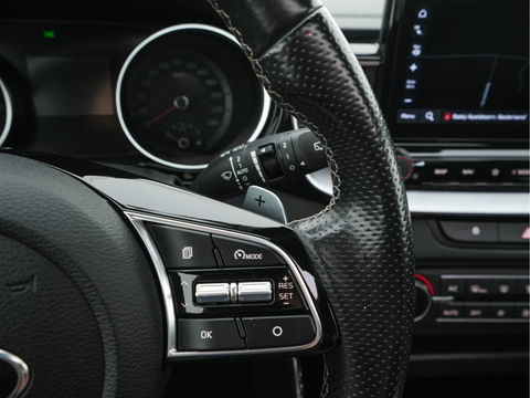 Kia ProCeed 1.5 T-GDi MHEV GT-Line Edition (INCL-BTW) Aut. *PANO | SPORT-SEATS | NAVI-FULLMAP | CAMERA | MICROFIBRE | ECC | SHIFT-PADDLES | PRIVACY-GLASS | LANE-ASSIST | TOWBAR | CARPLAY | PDC | CRUISE | 17''ALU*