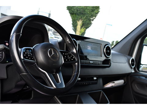 Mercedes-Benz Sprinter 319 V6 3.0 CDI L2H2 PB Edition Marge! 360 Camera, Cruise, Carplay, 3500kg Trekhaak, 10,5'' Mbux, LED, Stoelverwarming, 360 Sensoren, Uniek!