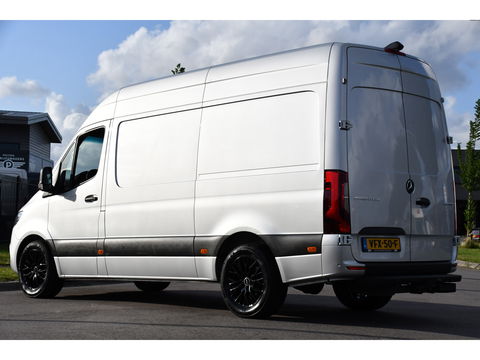 Mercedes-Benz Sprinter 319 V6 3.0 CDI L2H2 PB Edition Marge! 360 Camera, Cruise, Carplay, 3500kg Trekhaak, 10,5'' Mbux, LED, Stoelverwarming, 360 Sensoren, Uniek!