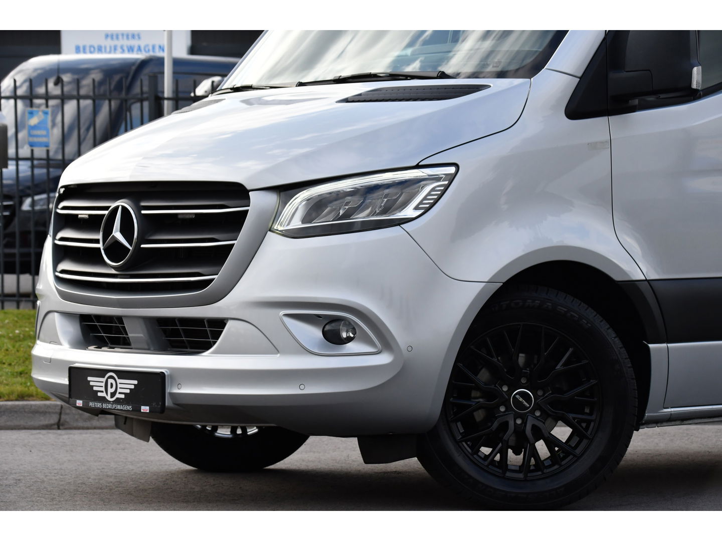 Mercedes-Benz Sprinter 319 V6 3.0 CDI L2H2 PB Edition Marge! 360 Camera, Cruise, Carplay, 3500kg Trekhaak, 10,5'' Mbux, LED, Stoelverwarming, 360 Sensoren, Uniek!