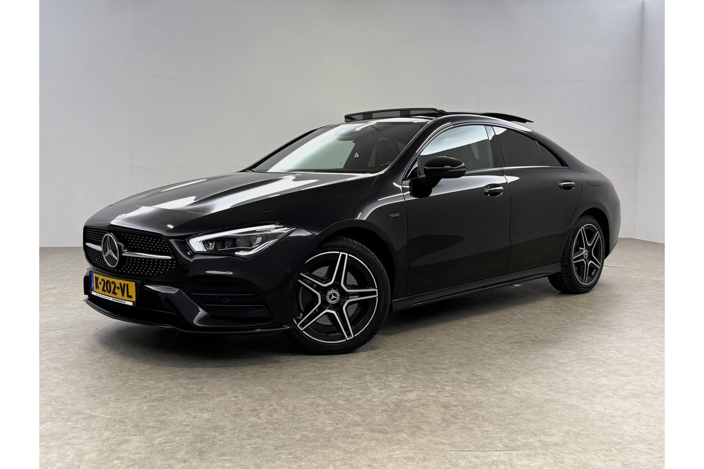 Mercedes-Benz CLA-Klasse 250 e AMG Limited 235PK Pano Sfeer Burmester Camera LED Virtual Memory Navi Clima Cruise PDC 18''LMV