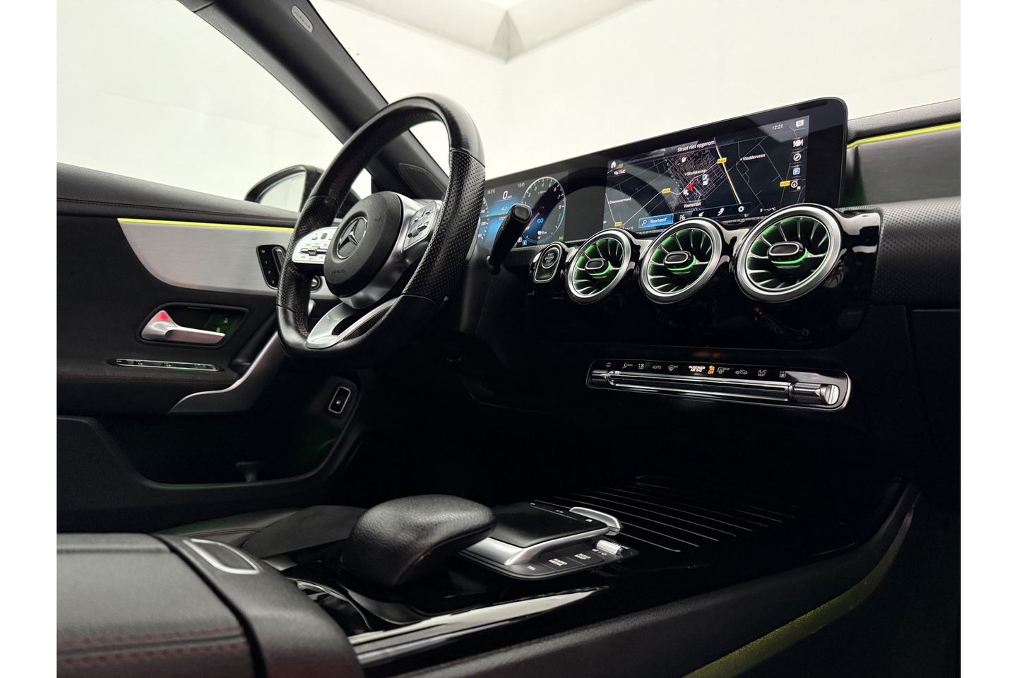 Mercedes-Benz CLA-Klasse 250 e AMG Limited 235PK Pano Sfeer Burmester Camera LED Virtual Memory Navi Clima Cruise PDC 18''LMV