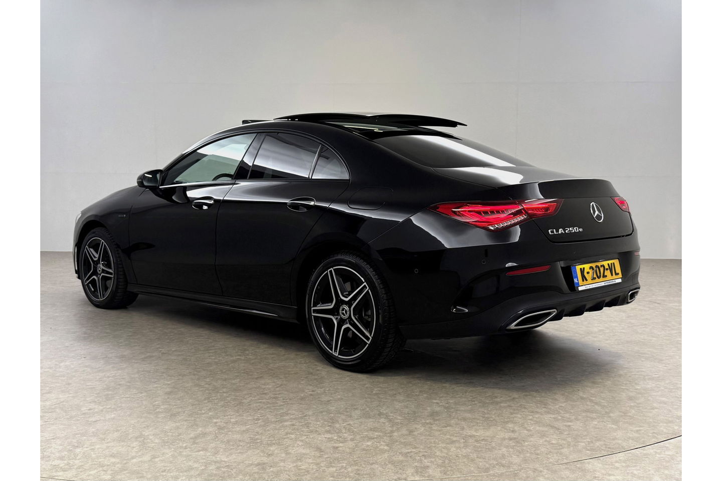 Mercedes-Benz CLA-Klasse 250 e AMG Limited 235PK Pano Sfeer Burmester Camera LED Virtual Memory Navi Clima Cruise PDC 18''LMV