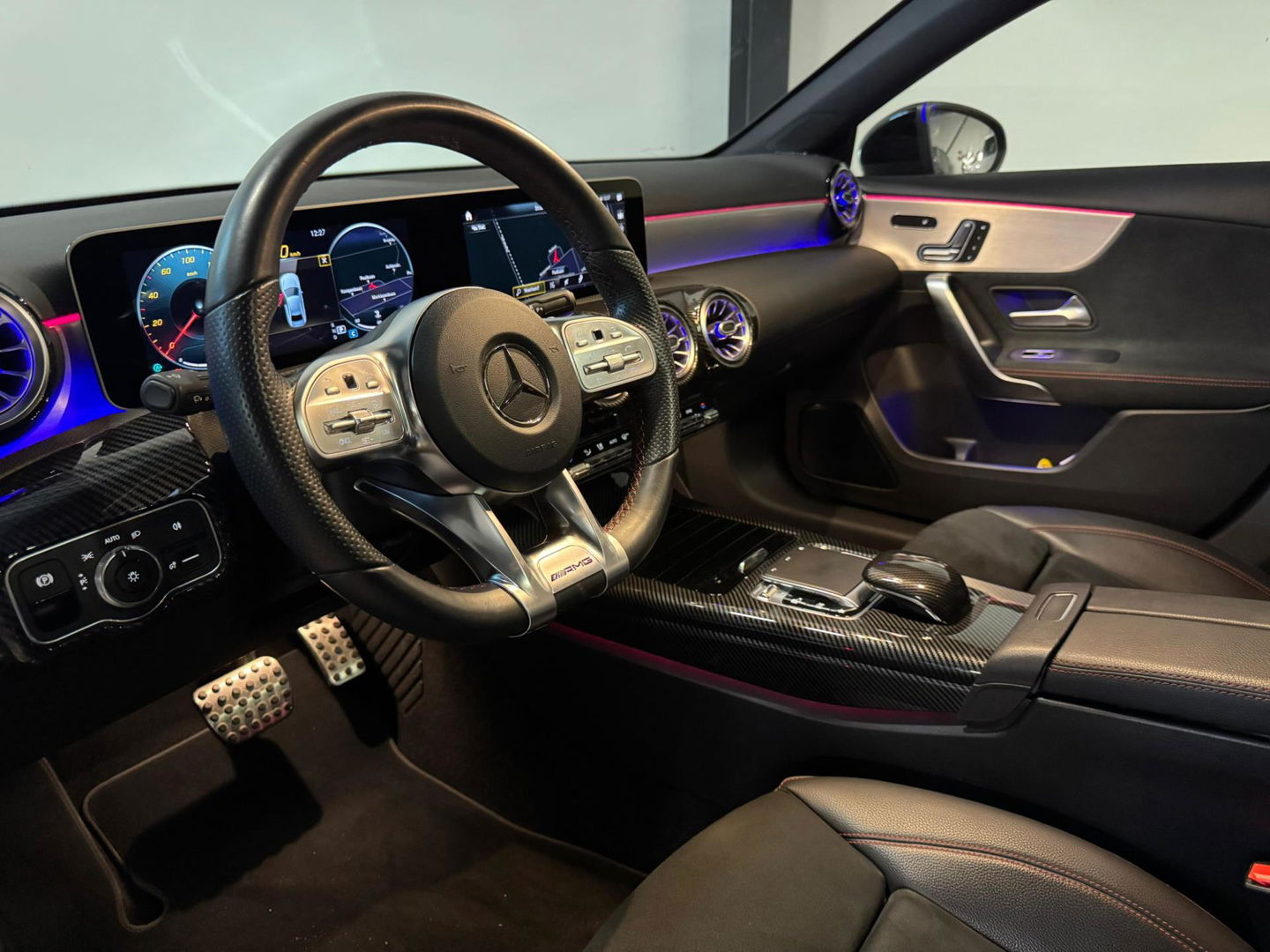 Mercedes-Benz A-Klasse 200 Premium PANO KEYLESS CAM