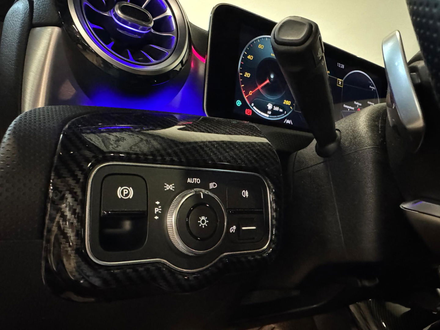 Mercedes-Benz A-Klasse 200 Premium PANO KEYLESS CAM