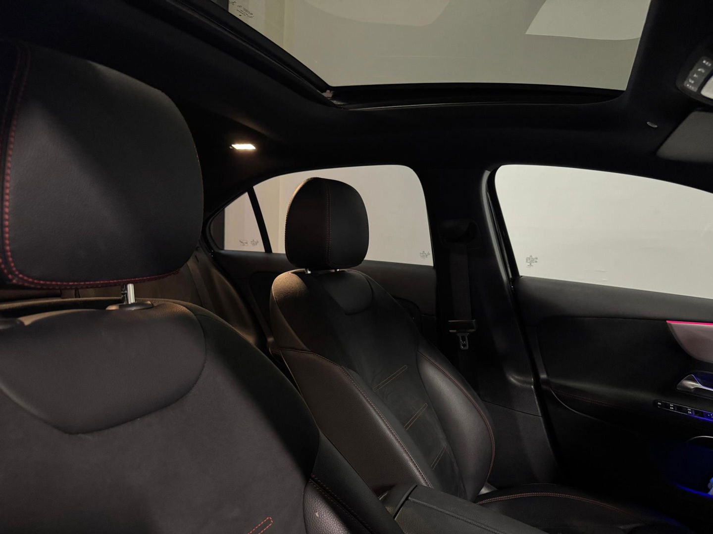 Mercedes-Benz A-Klasse 200 Premium PANO KEYLESS CAM