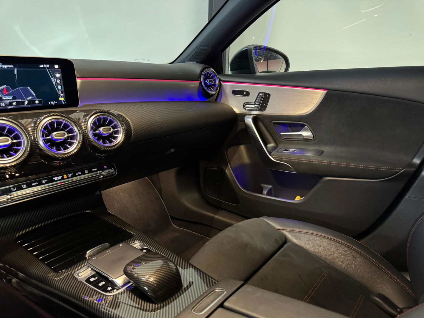 Mercedes-Benz A-Klasse 200 Premium PANO KEYLESS CAM