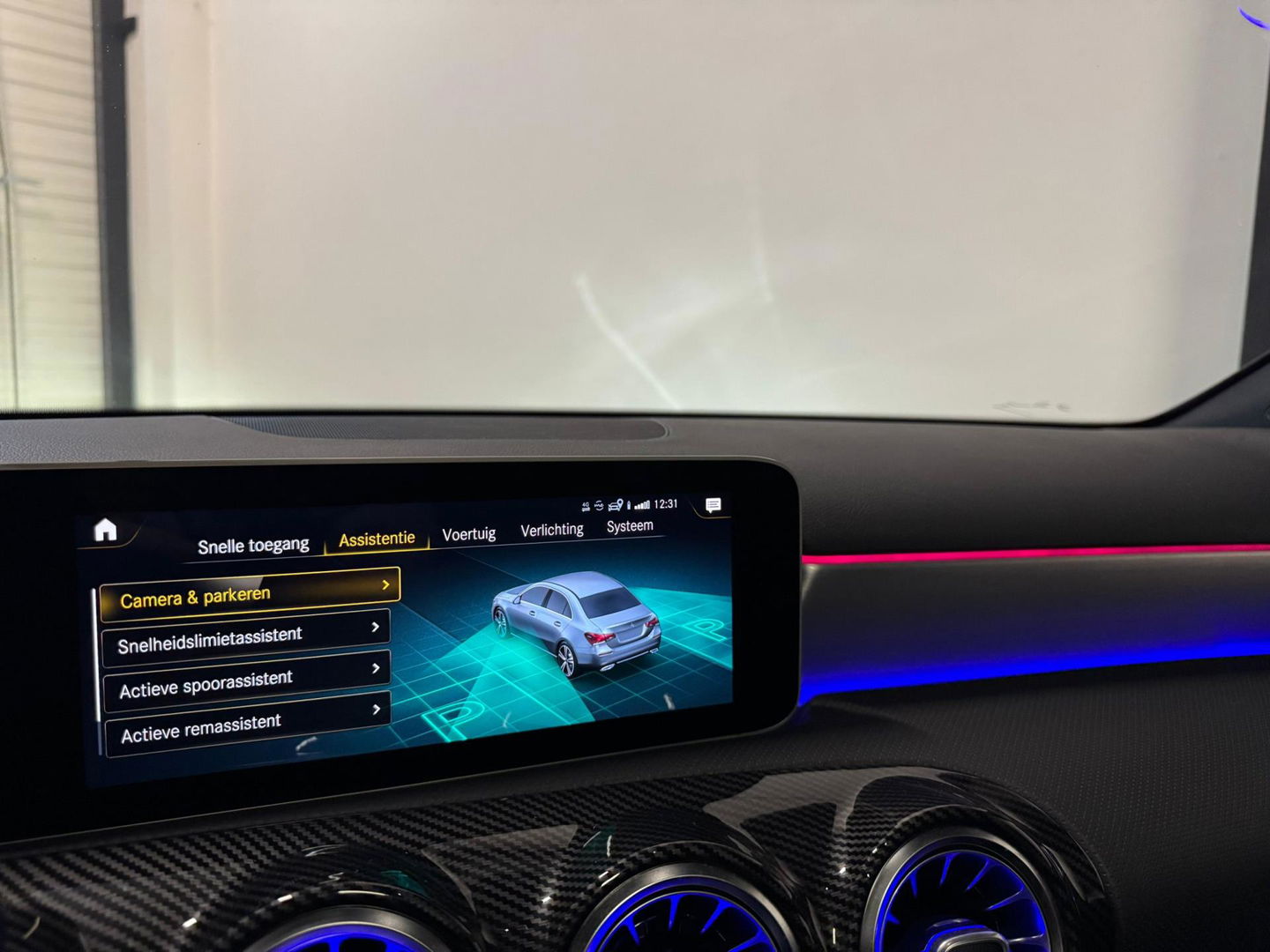 Mercedes-Benz A-Klasse 200 Premium PANO KEYLESS CAM