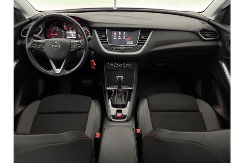 Opel Grandland X 1.2 Turbo Business Executive Clima Carplay LED Navi Cruise PDC 17"LMV Stoel/Stuurverwarming