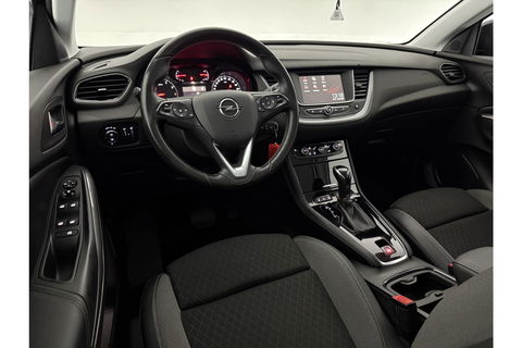 Opel Grandland X 1.2 Turbo Business Executive Clima Carplay LED Navi Cruise PDC 17"LMV Stoel/Stuurverwarming