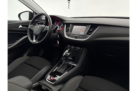 Opel Grandland X 1.2 Turbo Business Executive Clima Carplay LED Navi Cruise PDC 17"LMV Stoel/Stuurverwarming