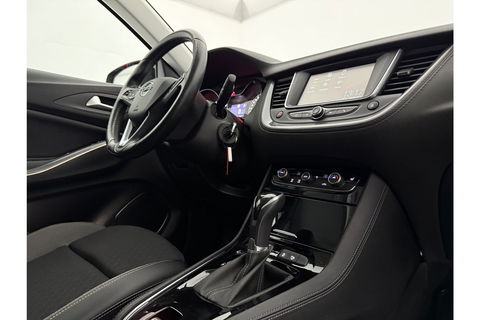 Opel Grandland X 1.2 Turbo Business Executive Clima Carplay LED Navi Cruise PDC 17"LMV Stoel/Stuurverwarming