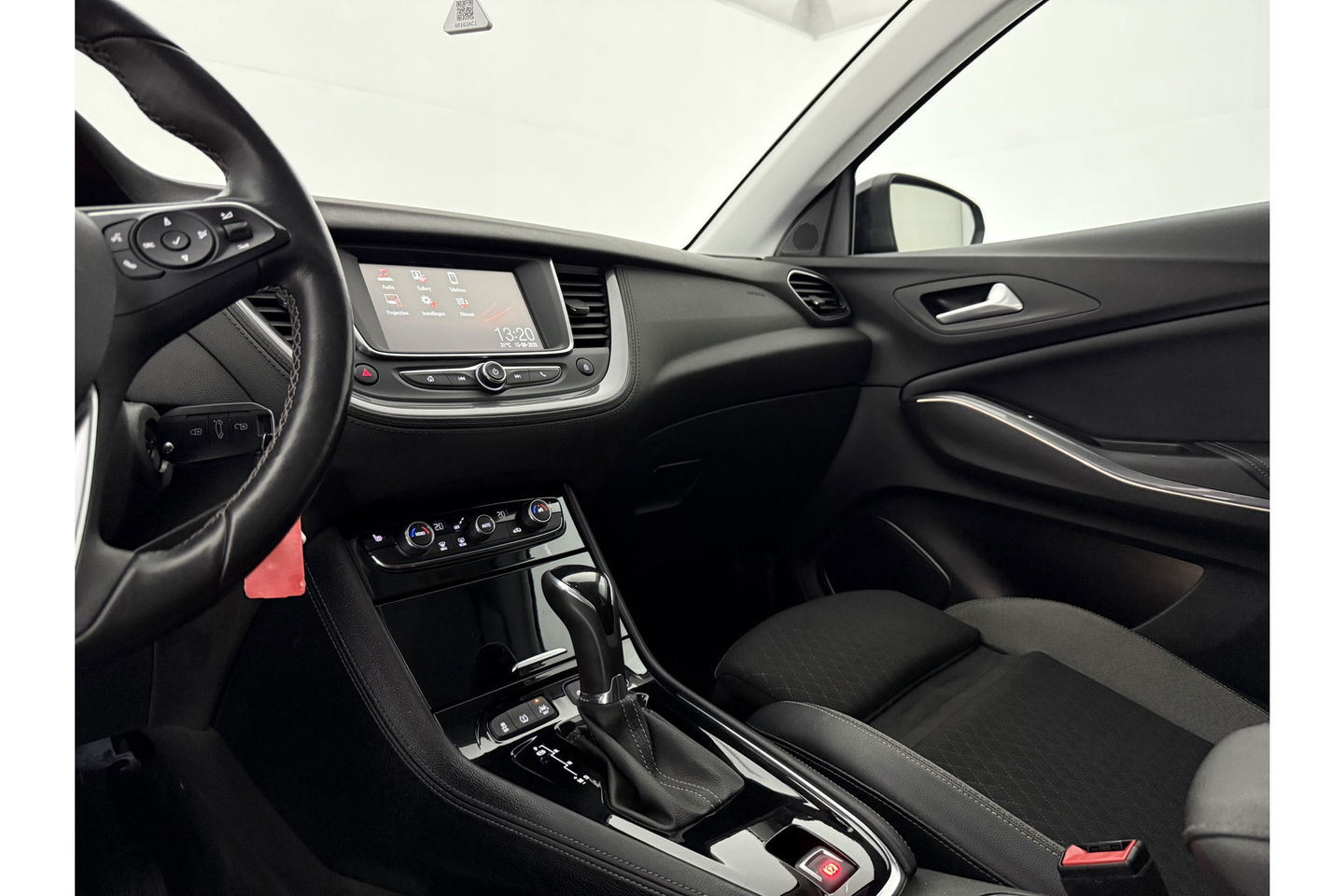Opel Grandland X 1.2 Turbo Business Executive Clima Carplay LED Navi Cruise PDC 17"LMV Stoel/Stuurverwarming