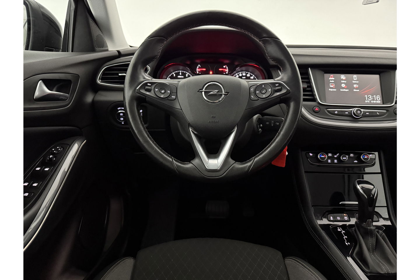 Opel Grandland X 1.2 Turbo Business Executive Clima Carplay LED Navi Cruise PDC 17"LMV Stoel/Stuurverwarming