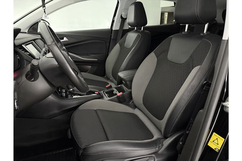Opel Grandland X 1.2 Turbo Business Executive Clima Carplay LED Navi Cruise PDC 17"LMV Stoel/Stuurverwarming
