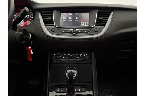 Opel Grandland X 1.2 Turbo Business Executive Clima Carplay LED Navi Cruise PDC 17"LMV Stoel/Stuurverwarming