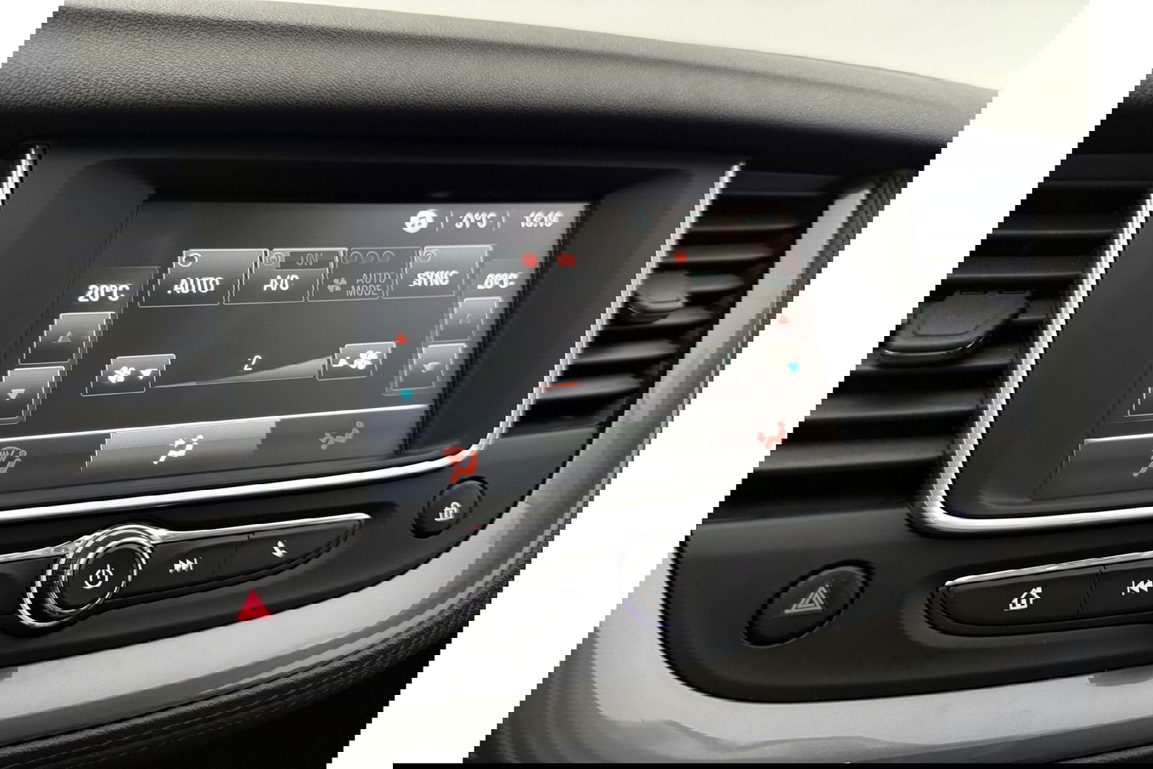 Opel Grandland X 1.2 Turbo Business Executive Clima Carplay LED Navi Cruise PDC 17"LMV Stoel/Stuurverwarming