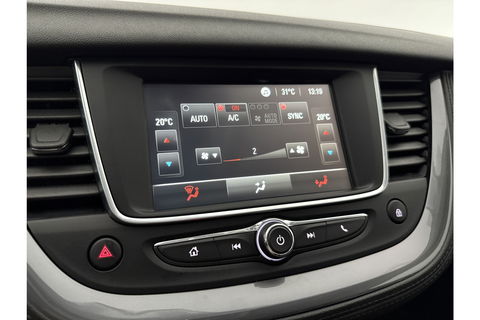Opel Grandland X 1.2 Turbo Business Executive Clima Carplay LED Navi Cruise PDC 17"LMV Stoel/Stuurverwarming