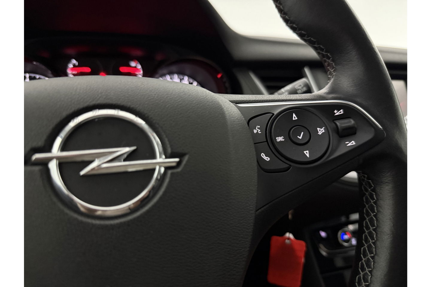 Opel Grandland X 1.2 Turbo Business Executive Clima Carplay LED Navi Cruise PDC 17"LMV Stoel/Stuurverwarming