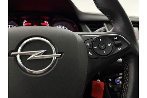 Opel Grandland X 1.2 Turbo Business Executive Clima Carplay LED Navi Cruise PDC 17"LMV Stoel/Stuurverwarming