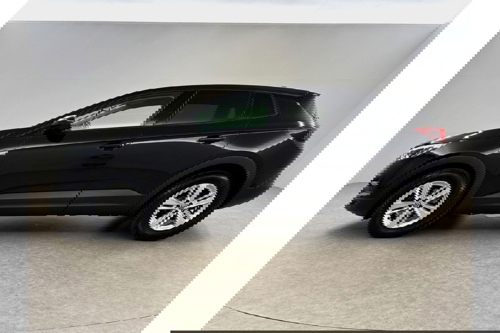 Opel Grandland X 1.2 Turbo Business Executive Clima Carplay LED Navi Cruise PDC 17"LMV Stoel/Stuurverwarming